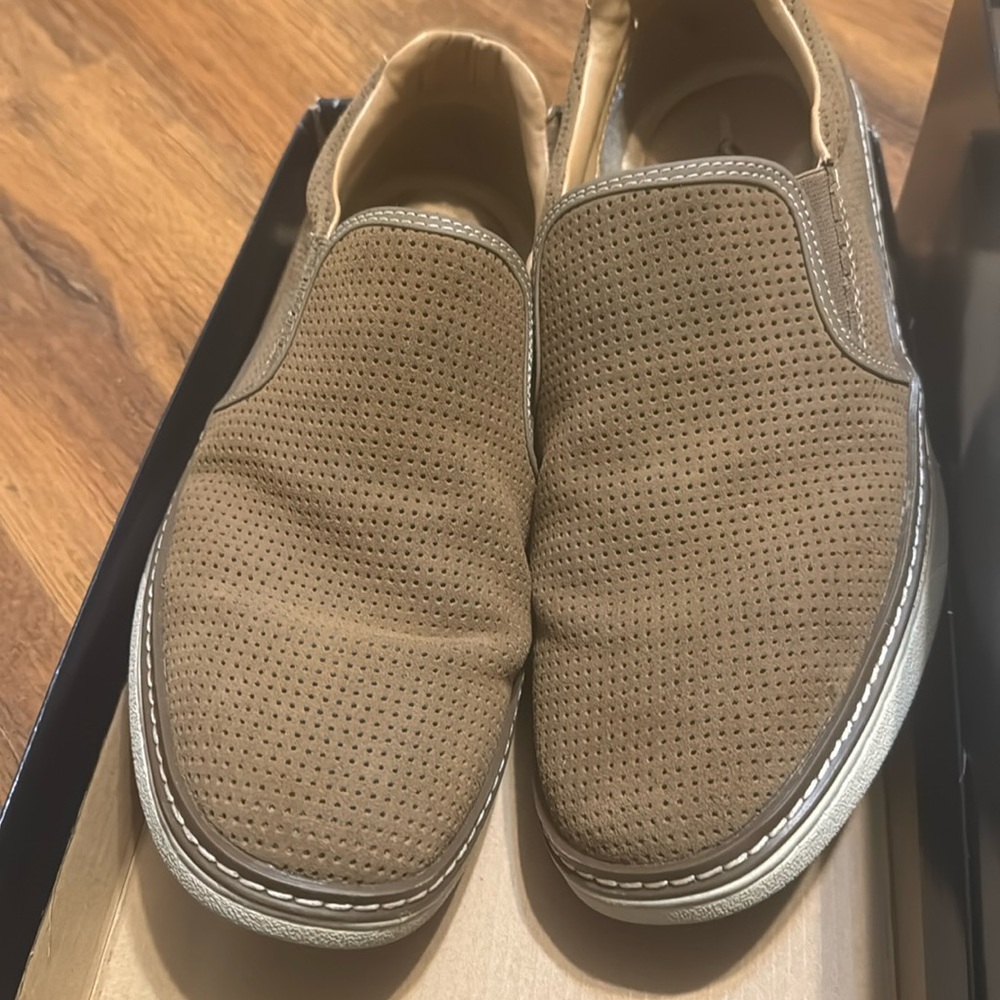 Men’s loafer worn once